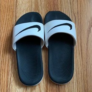 Nike slides